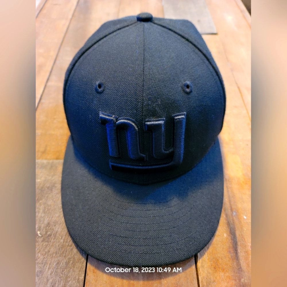 New Era 59fifty NY Giants Fitted hat. 7/18